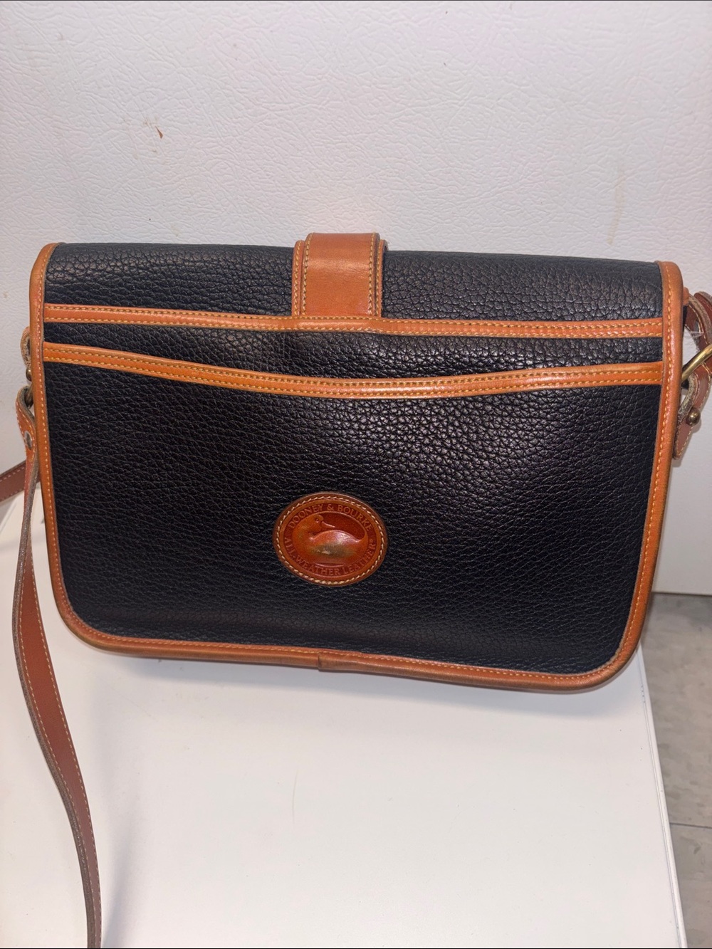 Dooney & Bourke Vintage Brown Leather Flap Crossbody Shoulder Bag - Picture 4 of 12